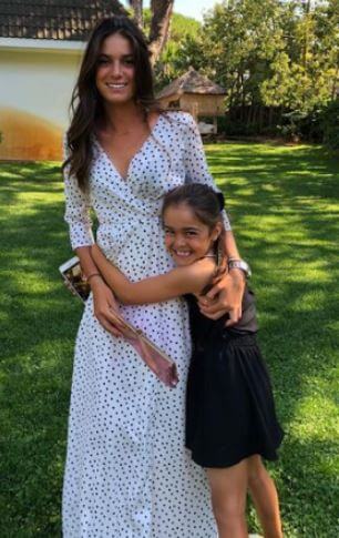 Xana Martinez with her elder sister Sira Martinez.